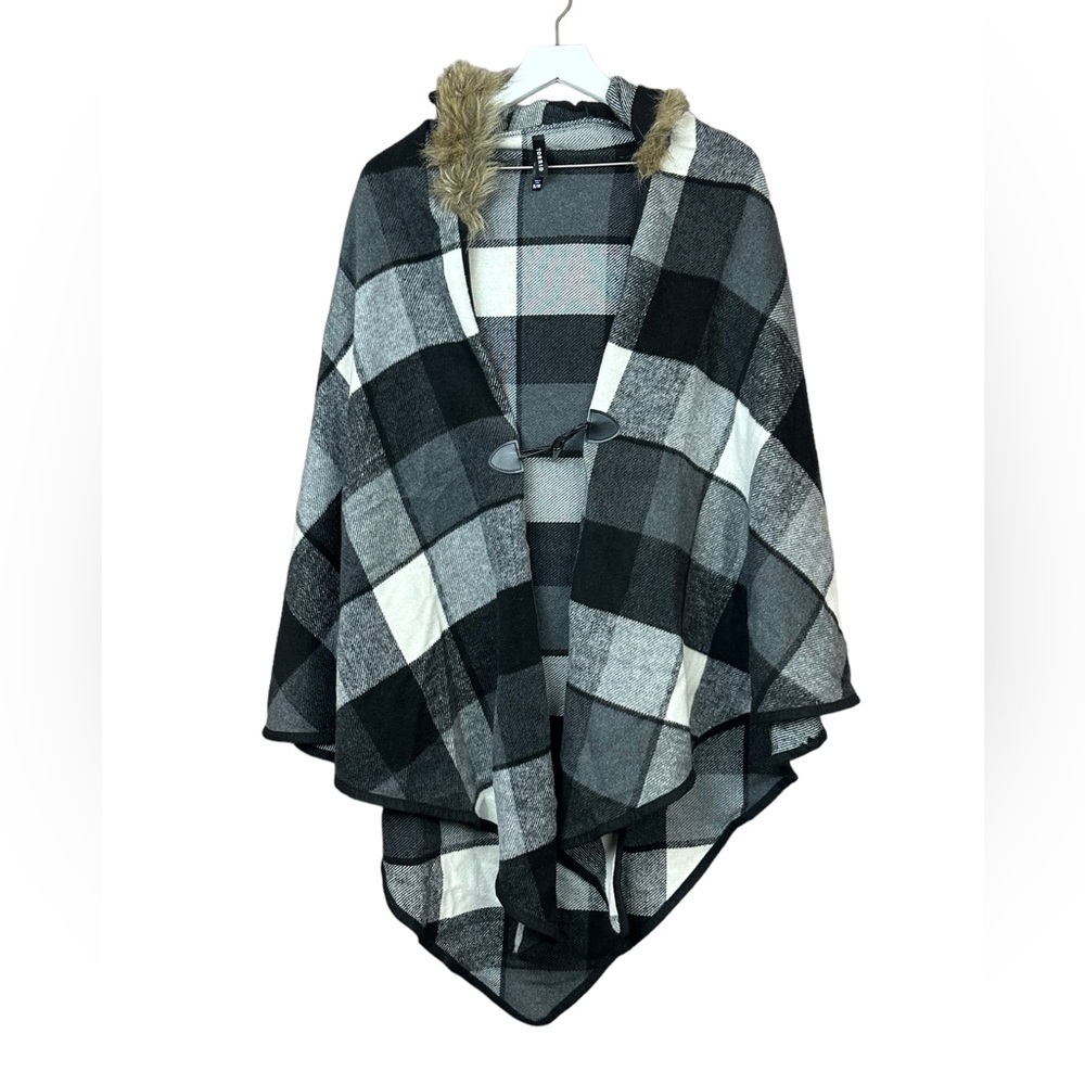 Torrid Black White Buffalo Plaid Poncho Fur Lined Hood Women Plus 1X S M